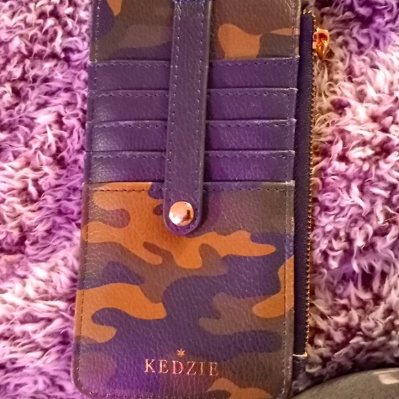A wallet I  don't need anymore. - Picture 1 of 4